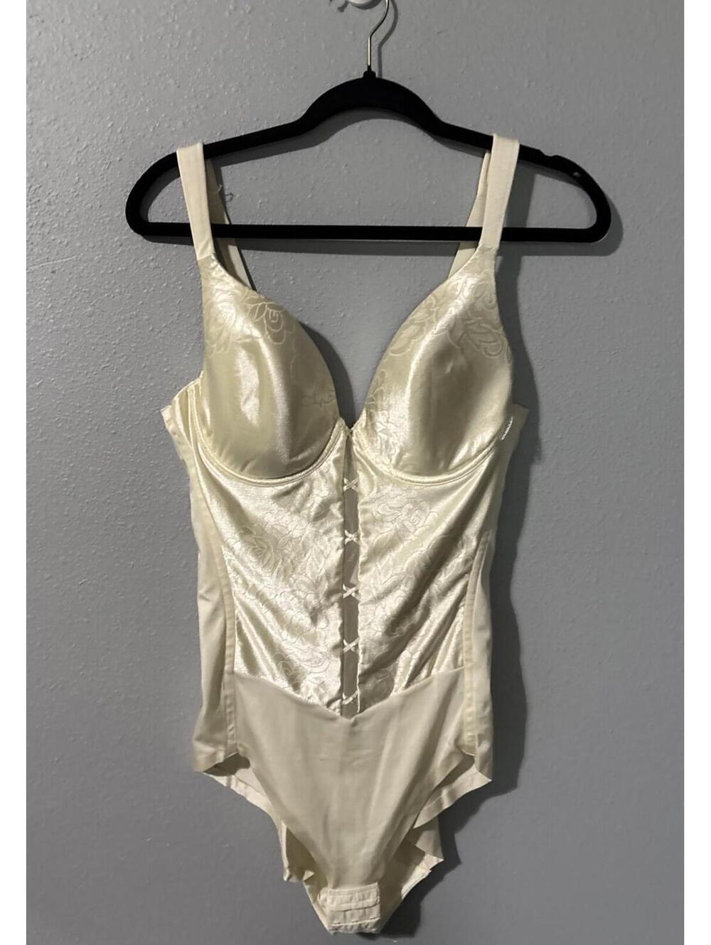 Curvation Women's Smoothing Bodysuit Size 40 C Ivory Lace Adjustable Straps